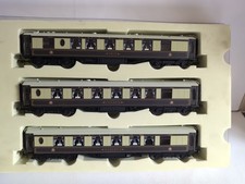 HORNBY 3  PULLMAN COACHES WITH WORKING  LIGHTS  IRIS, CYGNUS , MINERVA.  Superb