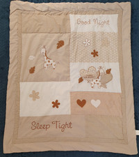 Special Delivery Baby Cot Quilt Cuddles with Giraffe beige 12mths+ TJM