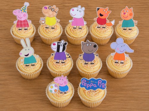 Peppa pig cake - pig, toppers
