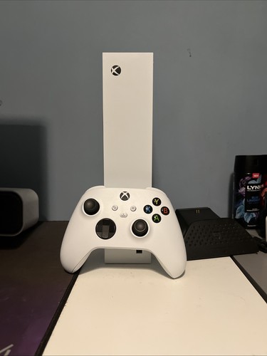 Xbox series hardly used 1tb - hardly,