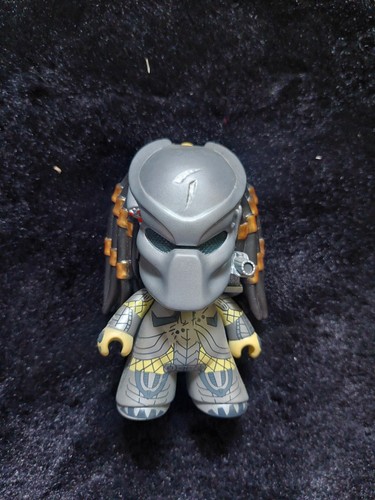Predator avp vinyl figure - predator,