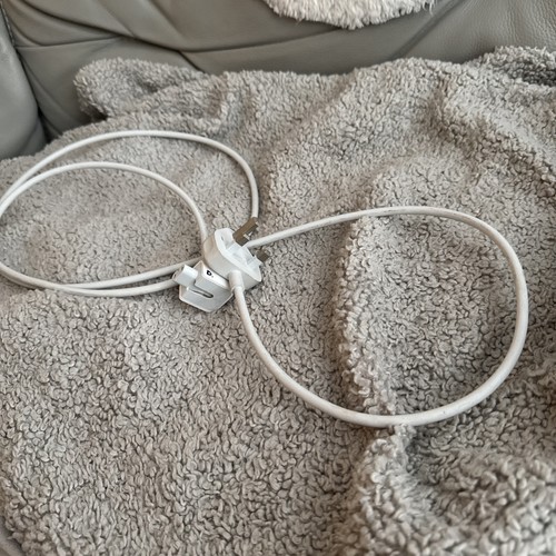 Apple genuine power adapter - genuine,