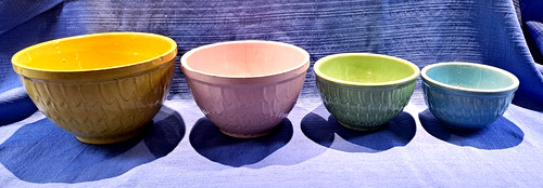 Set vintage mccoy pottery - of,