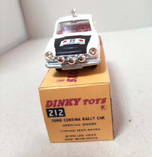Dinky 212 ford cortina east - dinky,