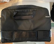 Incase laptop bag 13 inch  from the Apple shop, hardly used