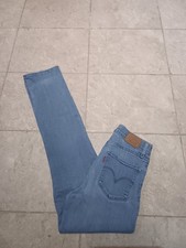 Ladies Levis 724 high rise