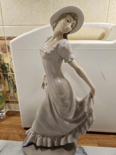Nao lladro porcelain - nao, by