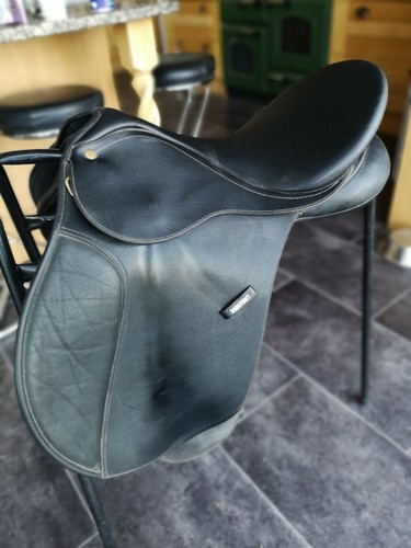 Wintec saddle with 2 - wintec,