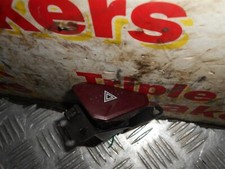 BFD000834 2001 MITSUBISHI SHOGUN 3.2 MANUAL SWB HAZARD LIGHT SWITCH