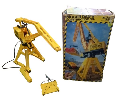 Digger dan colossal crane - dan's,
