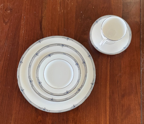 Wedgwood amherst piece place - amherst,