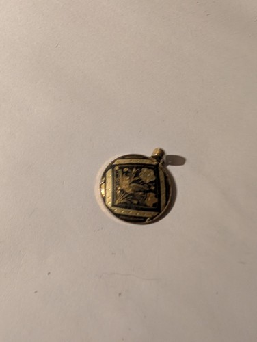 Vintage round pendant - vintage,