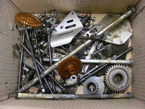 Suzuki 650 strom fixings - dl,