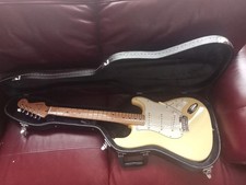 Fender Player Stratocaster  Roasted Maple Neck and Locking Tuners, Butter Cream.