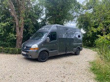 Renault Master horse box 3.5 ton- rare quality 