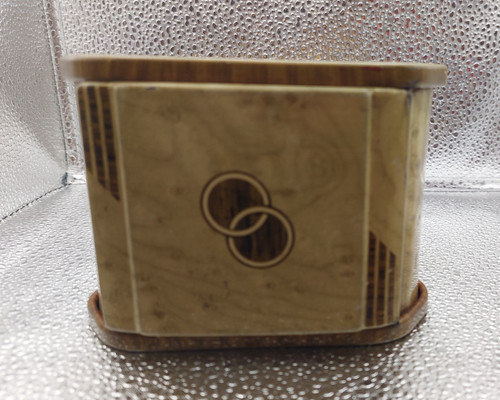 Art deco metal - art, cigarette