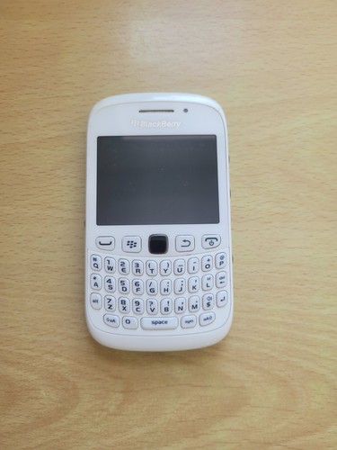 Old white blackberry - white,