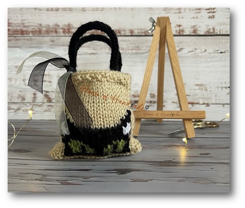 Knitting pattern peeping cat - knitting,
