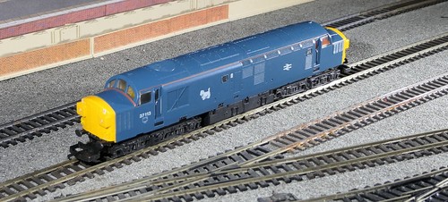 Lima 205286 class 37113 - class,