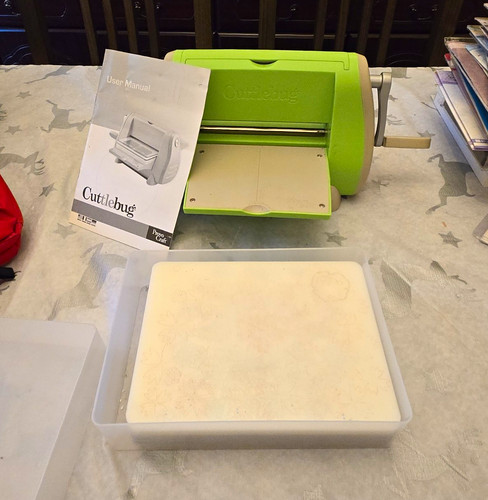 Cuttlebug embossing folder - embossing,