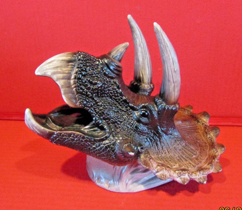 Triceratops dinosaur hand - triceratops,