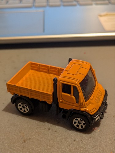Matchbox mercedes benz unimog - mercedes,