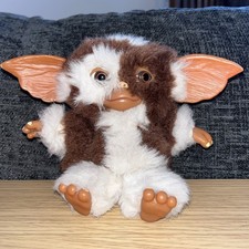 NECA OFFICIAL GREMLINS GIZMO SOFT FUR HARD EAR FEET PLUSH TOY 6”