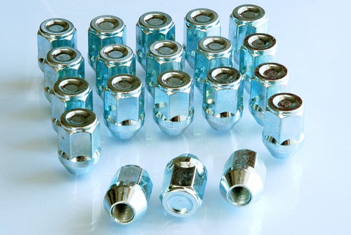 Car wheel closed nuts - , lugs
