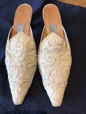 Beautiful Handmade Diane Hassall Vintage Ivory Thai Silk Bridal Shoes Size 6