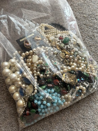 Broken vintage jewellery - vintage,
