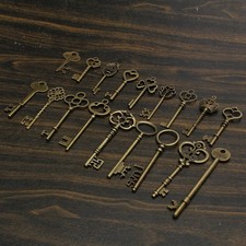 18x BIG Large Antique Vintage old Brass Skeleton Keys Lot Cabinet Barrel Lock