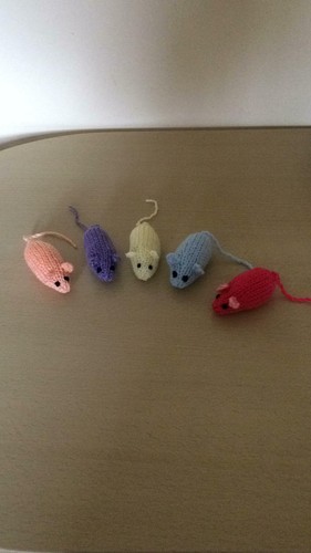 Hand knitted cat nip mice - 15,