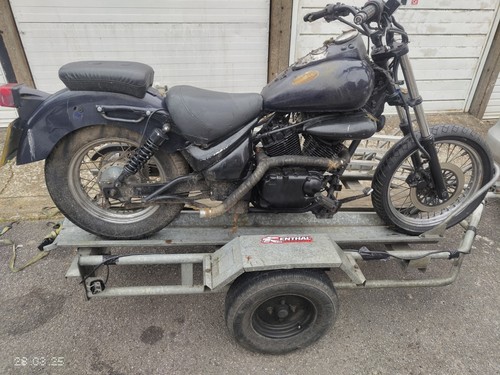 Suzuki 125 intruder - 125,