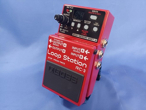 Boss effects pedal - rc-3,