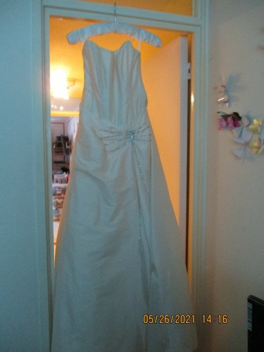 Suzanne neville wedding dress - suzanne,