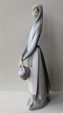 Lladro Tall Girl Figurine With