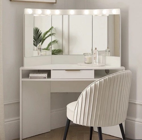 Jessie matt corner - jessie, dressing