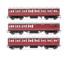 HORNBY 'OO' GAUGE RAKE OF 3 BR