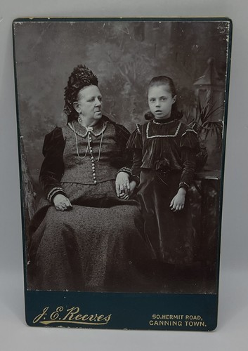 Cabinet card older woman - cabinet,