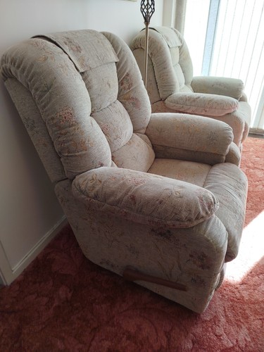 Lazyboy recliner suite 2 - lazyboy,
