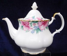 Royal Albert ~Lydia~ Teapot