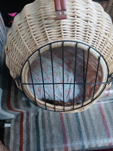 Wicker cat carrier basket - carrier, in
