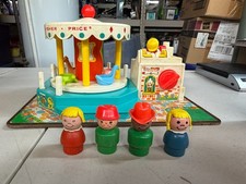 E2 Fisher Price Little People