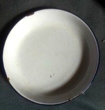 Vintage Round Enamel Falcon Pie Dish White 16 cm across, old so not perfect!