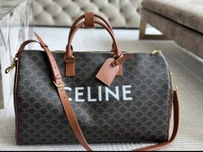 Célíne Brown carry on