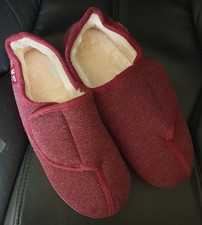 LADIES LONGBAY BURGANDY NON-SLIP COSY SLIPPERS SIZE 6