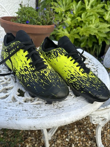 Football shoes size 5 - uk,