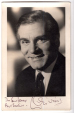 Laurence Olivier Signed 3 x 5 Photo / Autographed Actor