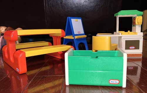 Little tikes dollhouse - tikes,