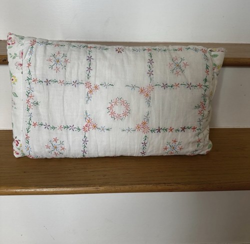 Vintage hand embroidered - hand,